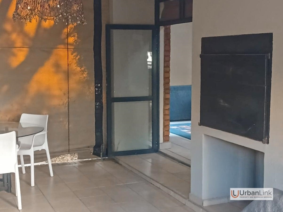 3 Bedroom Property for Sale in Safari Gardens North West